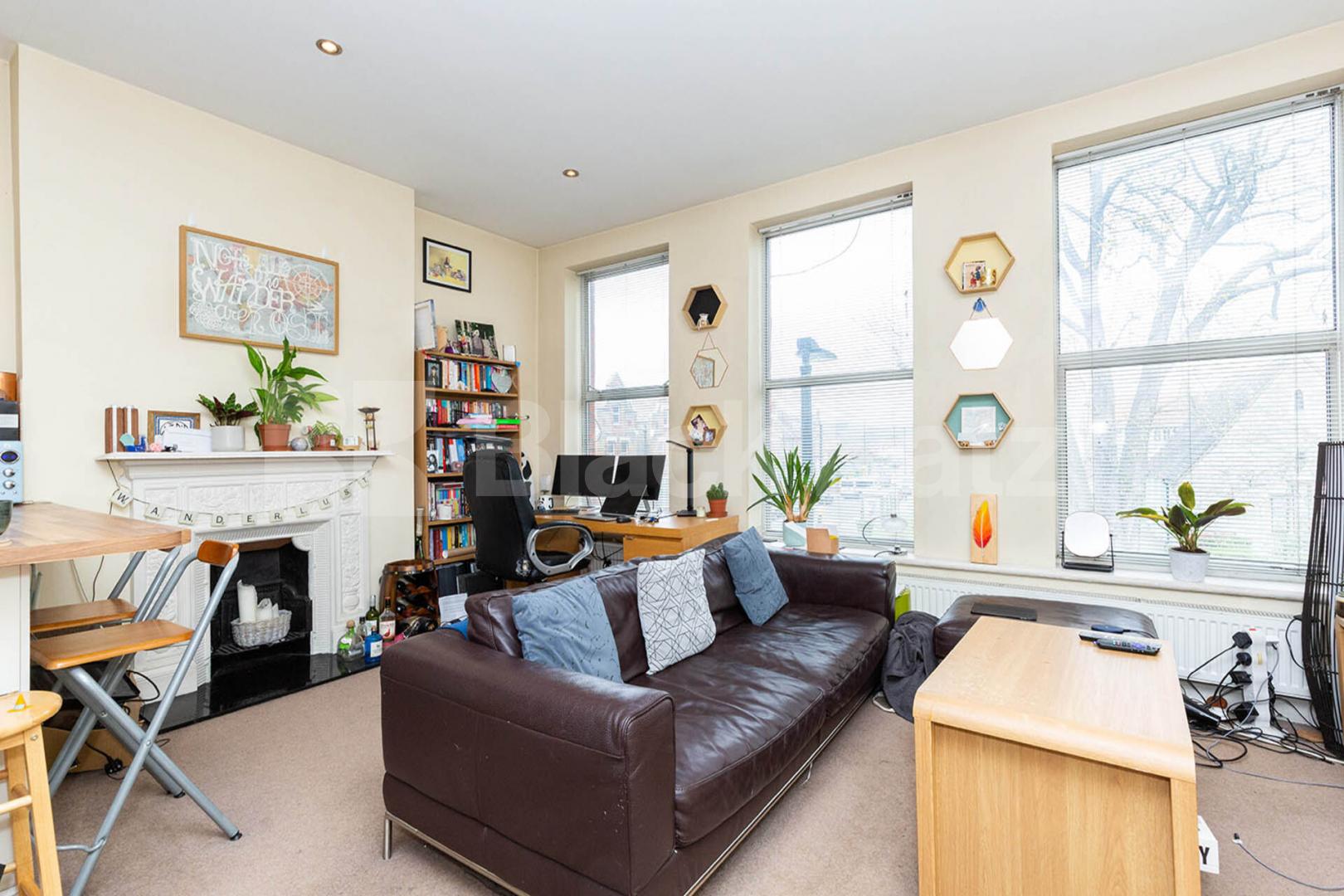 Large 1 bedroom property to rent minutes to Crouch End broadway. Tottenham lane, Crouch End